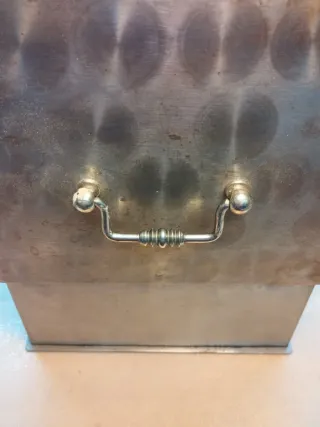 Caja caudales metálica con asa