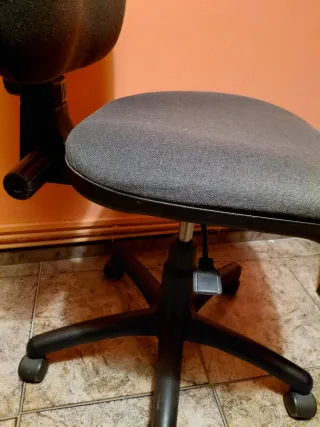 Silla de oficina con ruedas