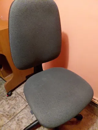 Silla de oficina con ruedas