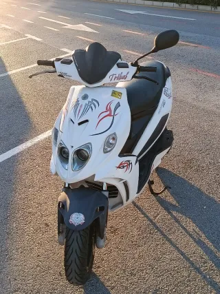 Malaguti Phantom F12 Scooter Automático