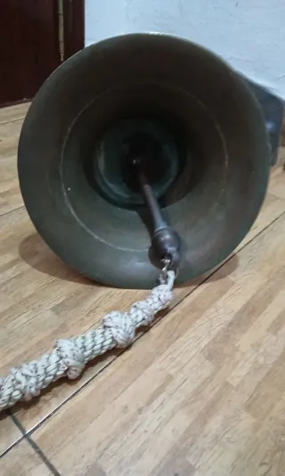 Campana y placa de barco Calvo Sotelo