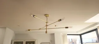 Lámpara colgante dorada salón/comedor