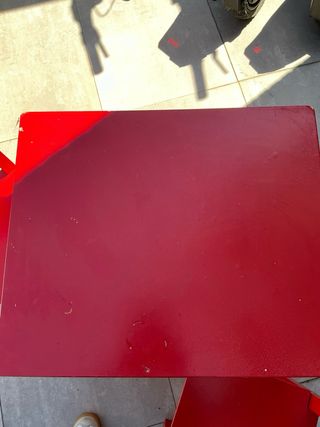 Mesa y 2 sillas rojas IKEA KRITTER