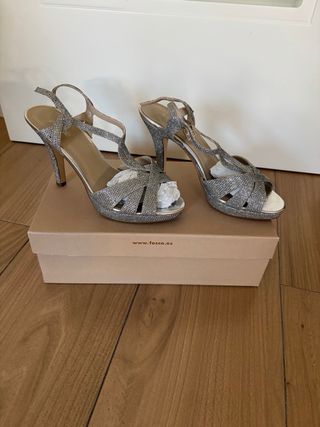Sandalias plateadas FOSCO tacón alto