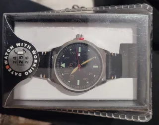 Reloj Negro con Correa de Cuero