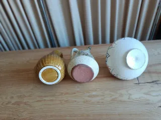 3 Botijos de cerámica decorados