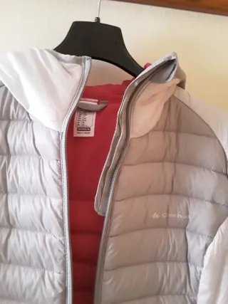 Chaqueta Decathlon con capucha