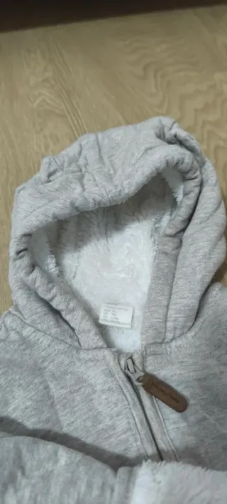 Buzo bebé algodón orgánico con capucha de orejitas