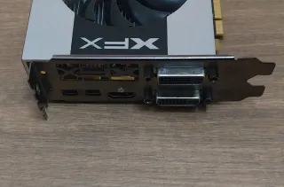 Placa Gráfica XFX Radeon HD7850 2GB DDR5