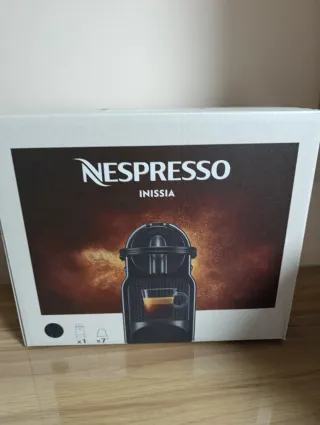 Cafetera Nespresso Inissia Negra nueva a estrenar