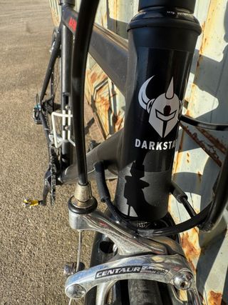 Bicicleta de carretera negra