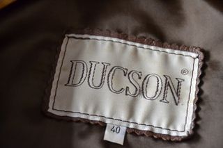 Chaqueta de piel marrón