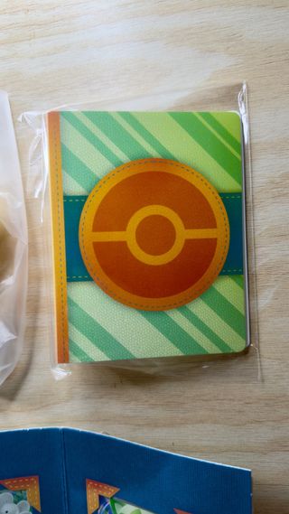 Pack Pokémon Paldea Adventure Chest