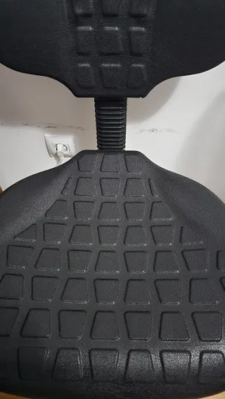Silla de oficina ergonómica negra