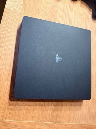 PS4 (Playstation 4) + 2 mandos + cable