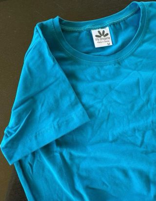 Camiseta de algodón azul