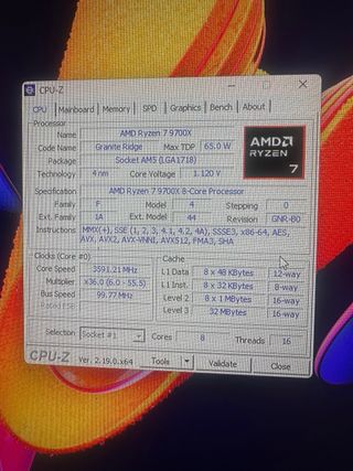 Procesador AMD Ryzen 7 9700X + Caja original