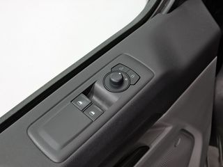 Ford Transit Custom 2.0 ECOBLUE 136 320 TREND KOMBI SWB 4P 9 PLAZAS