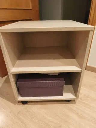 Mueble auxiliar con ruedas