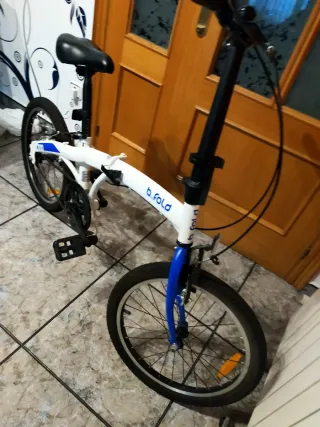 Bicicleta plegable B-Fold blanca