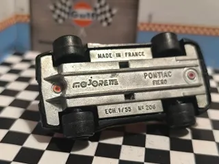 Coche Pontiac Fiero Majorette Naranja