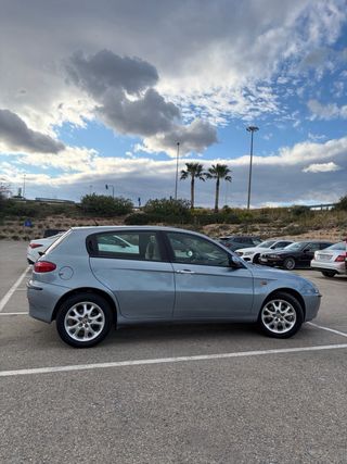 Alfa Romeo 147 1.6 16v T.SPARK 120cv