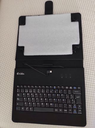 Funda con teclado Evitta negra