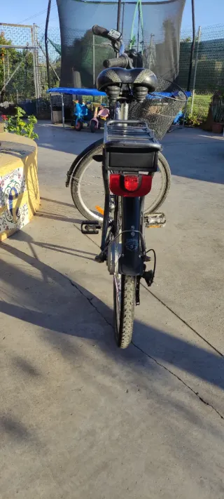 Bicicleta Paseo 26 Gris con llantas de aluminio .