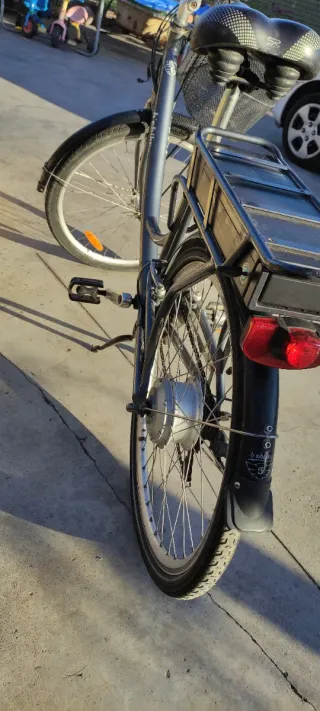 Bicicleta Paseo 26 Gris con llantas de aluminio .