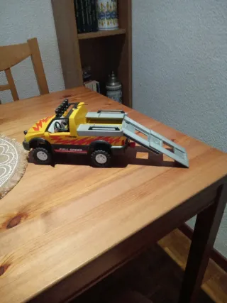 Todoterreno Playmobil Amarillo con Muñeco