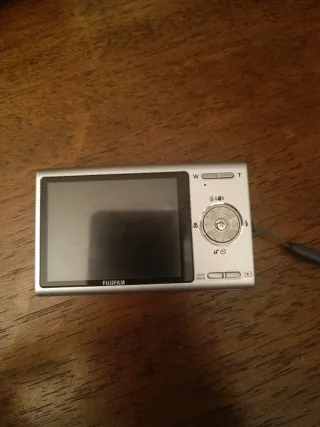 Cámara Digital Fujifilm FinePix Z100fd Roja