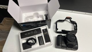 Blackmagic Pocket Cinema Camera 6K Pro + Jaula