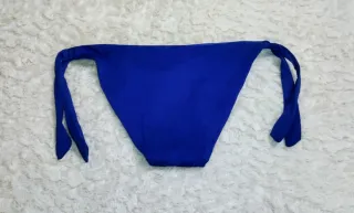 Braga bikini azul con lazos