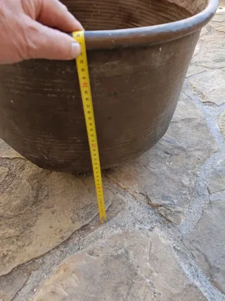 Caldero antiguo de cobre