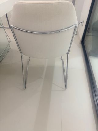 Sillas modernas de Salon en tela marfil y cromo