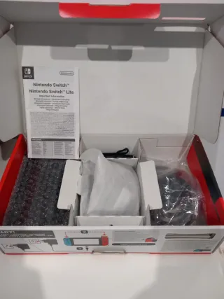 Nintendo Switch Azul/Rojo + Accesorios