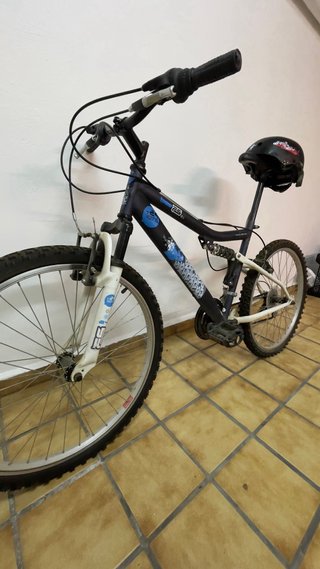 Bicicleta Montaña Doble Suspensión Juvenil (casco)