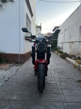 Honda CB 650 R Roja