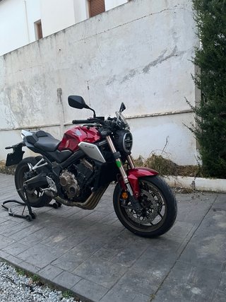 Honda CB 650 R Roja