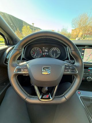 - SEAT León ST 2.0 TSI Manual S&S Cupra 300 Pack P