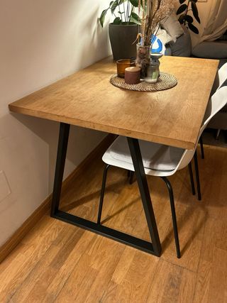 Mesa de comedor madera y metal