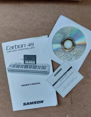 Controlador MIDI USB Carbon 49