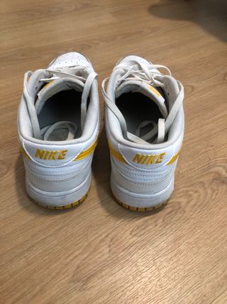 Zapatillas Nike Hombre Blancas y Amarillas