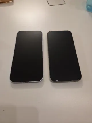 iPhone 15 Pro Titanio 256GB y iPhone 14 Malva 128G