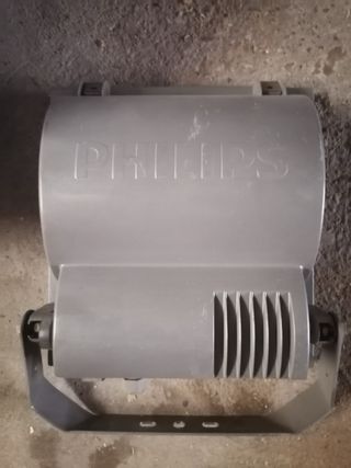 Proyector/Foco Exterior/Interior Philips Tempo400w