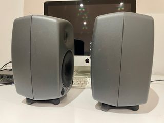 Par Monitores Genelec 8030A Gris