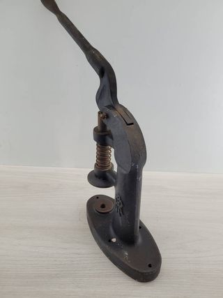 MÁQUINA REMACHADORA