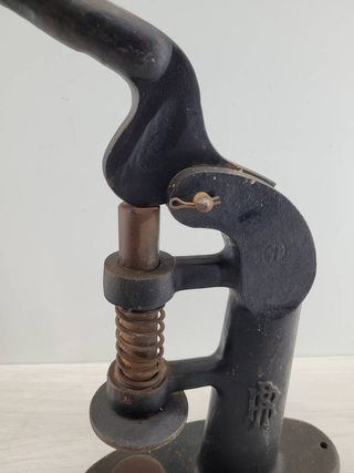 MÁQUINA REMACHADORA