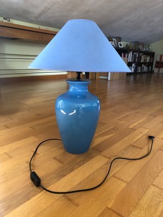 Lámpara de mesa de cerámica azul