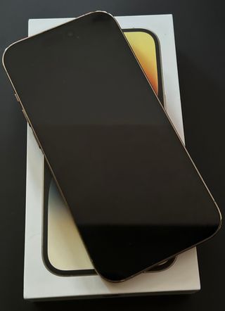 iPhone 14 Pro Oro 256GB - Batería 81%
